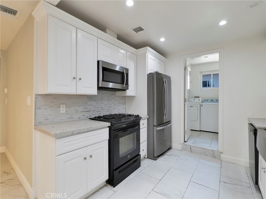1414 Thompson Property Photo 7