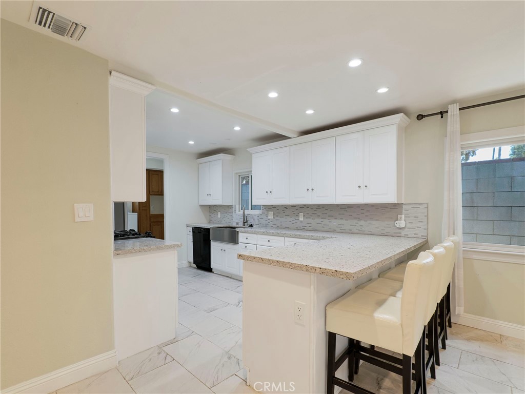 1414 Thompson Property Photo 10