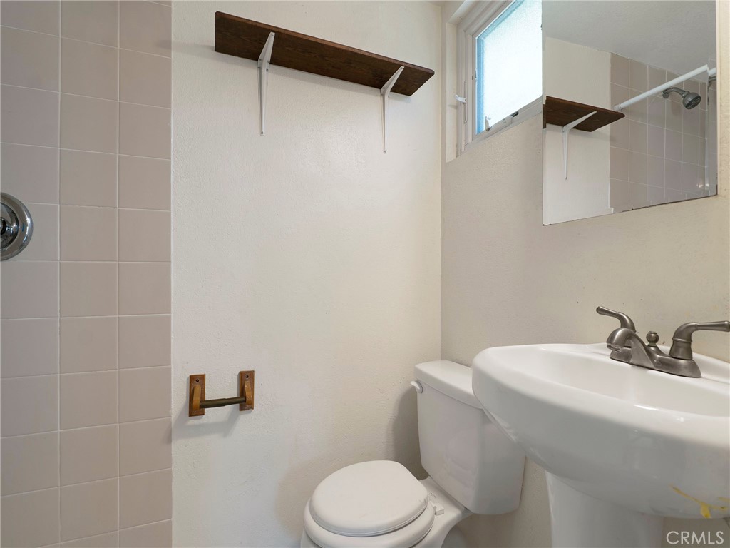 1414 Thompson Property Photo 13
