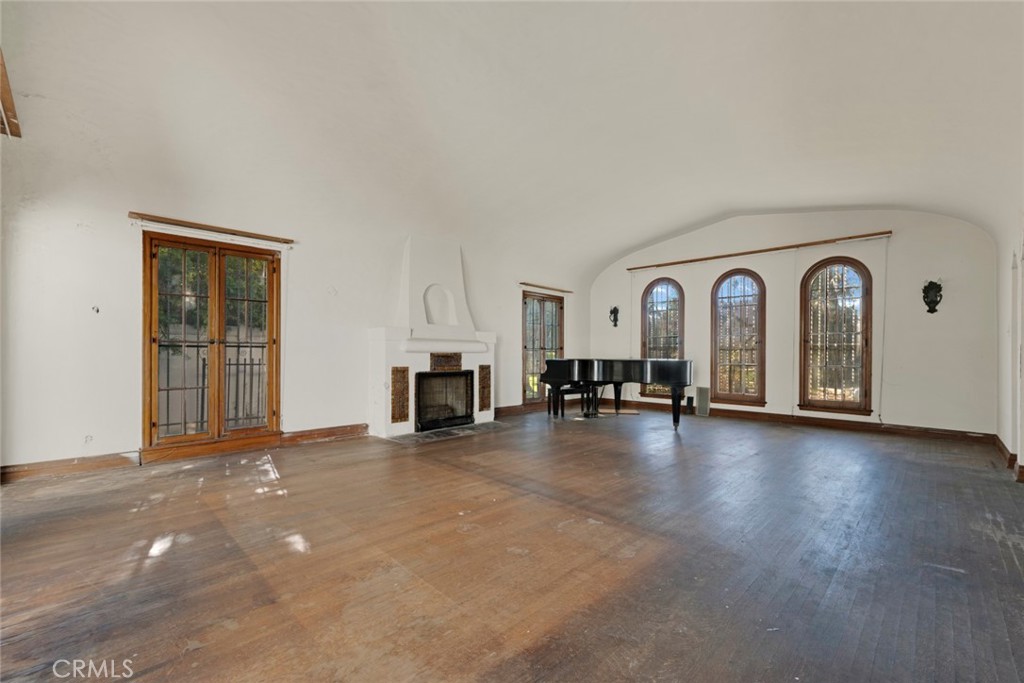 1224 S Wilton Place Property Photo 14