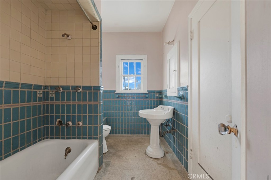 1224 S Wilton Place Property Photo 35