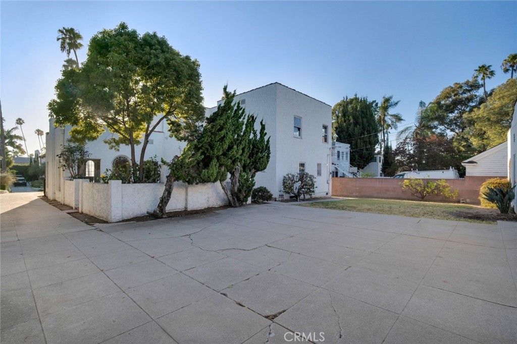 1224 S Wilton Place Property Photo 45