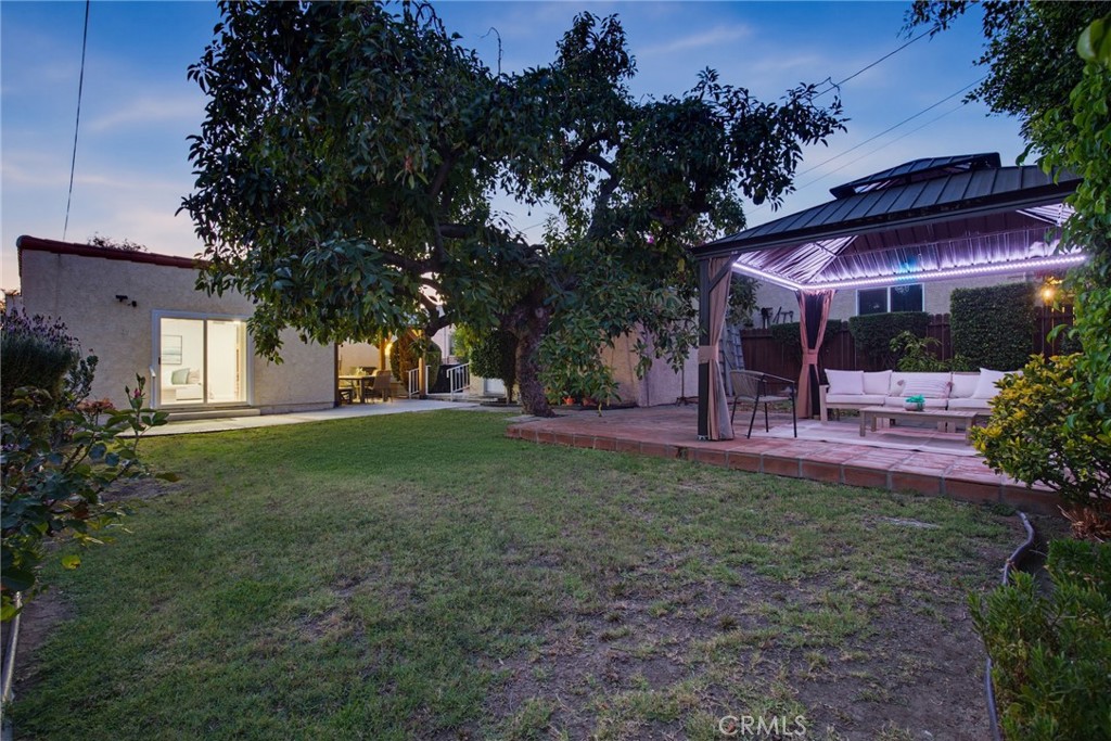 1156 N Isabel Property Photo 5