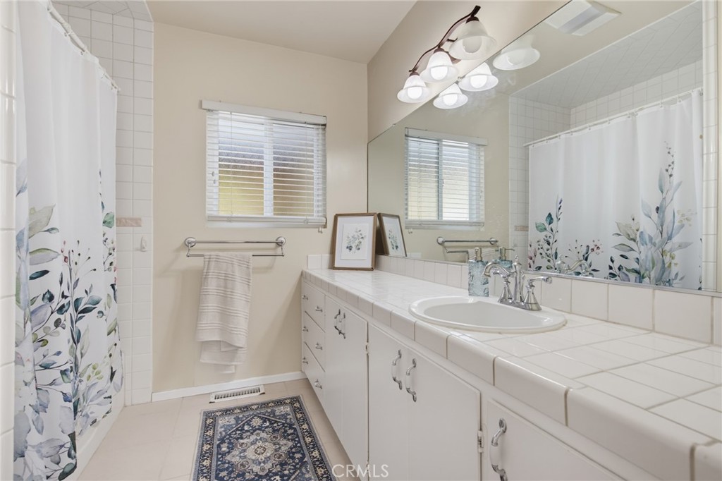 1156 N Isabel Property Photo 29
