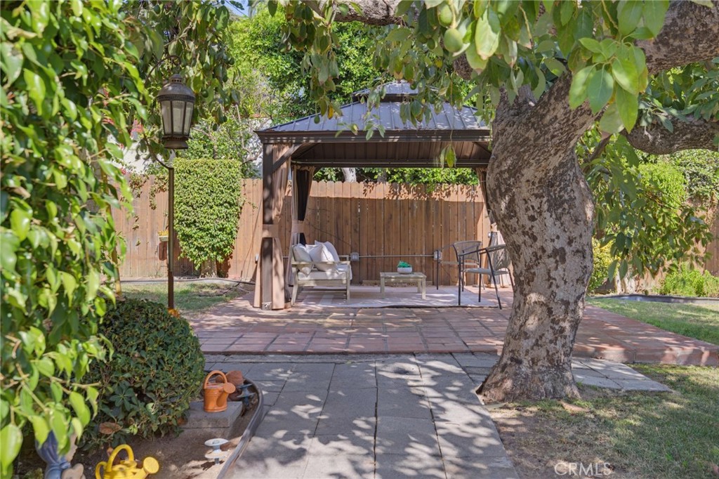 1156 N Isabel Property Photo 37