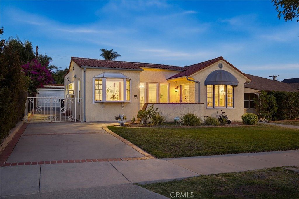 1156 N Isabel Property Photo 44