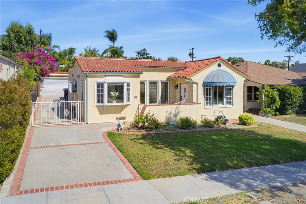 1156 N Isabel Property Photo 53