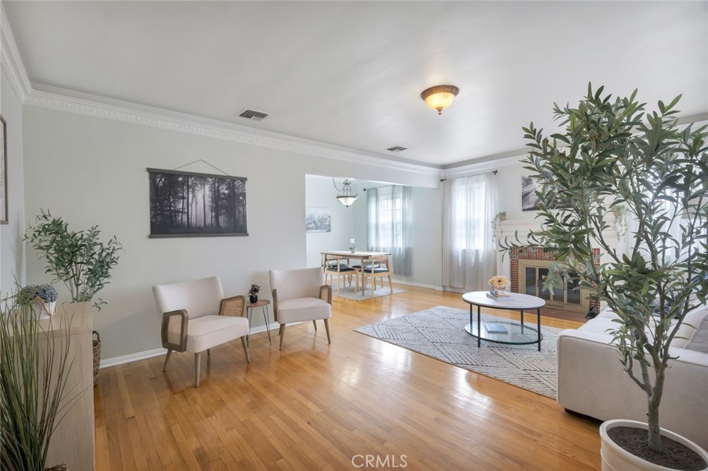 400 University Avenue Property Photo 8