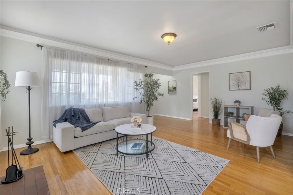 400 University Avenue Property Photo 11
