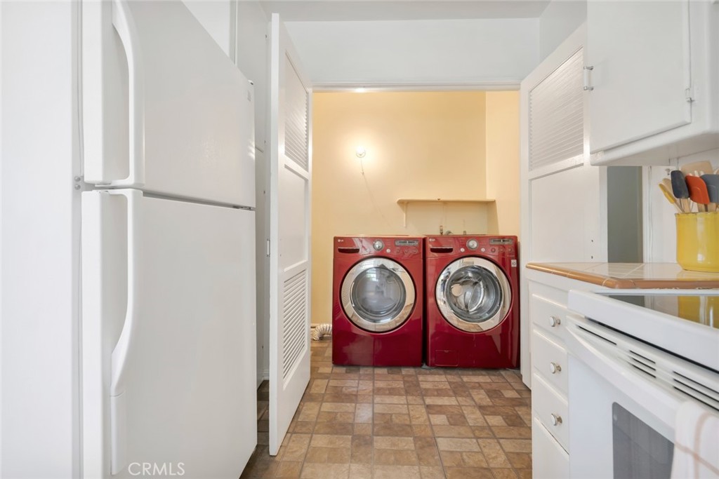 400 University Avenue Property Photo 20