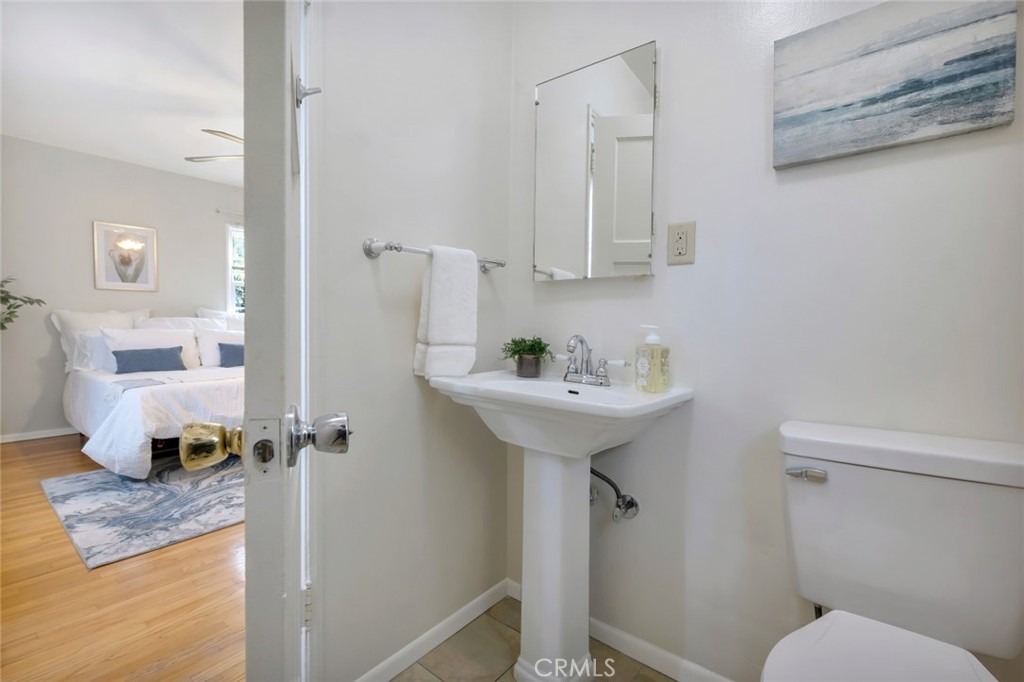 400 University Avenue Property Photo 23