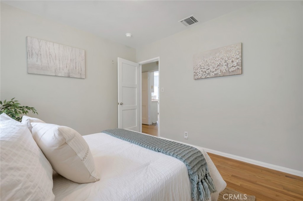 400 University Avenue Property Photo 25