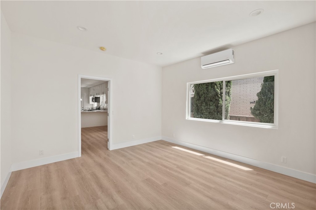 1530 N Mariposa Property Photo 13