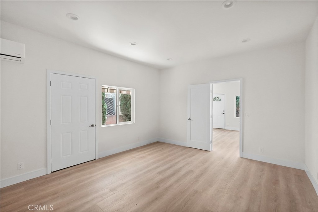 1530 N Mariposa Property Photo 17