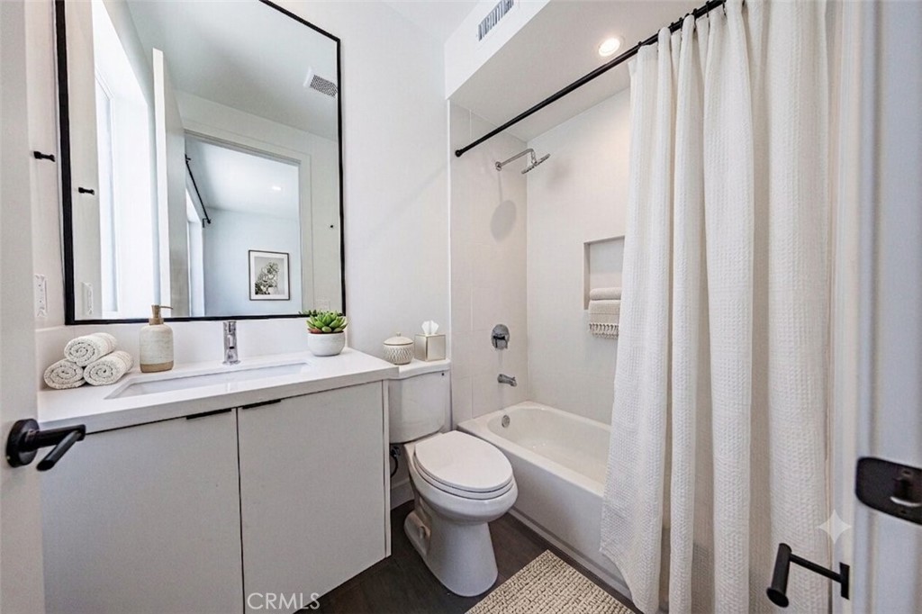 1175 Leighton Property Photo 7
