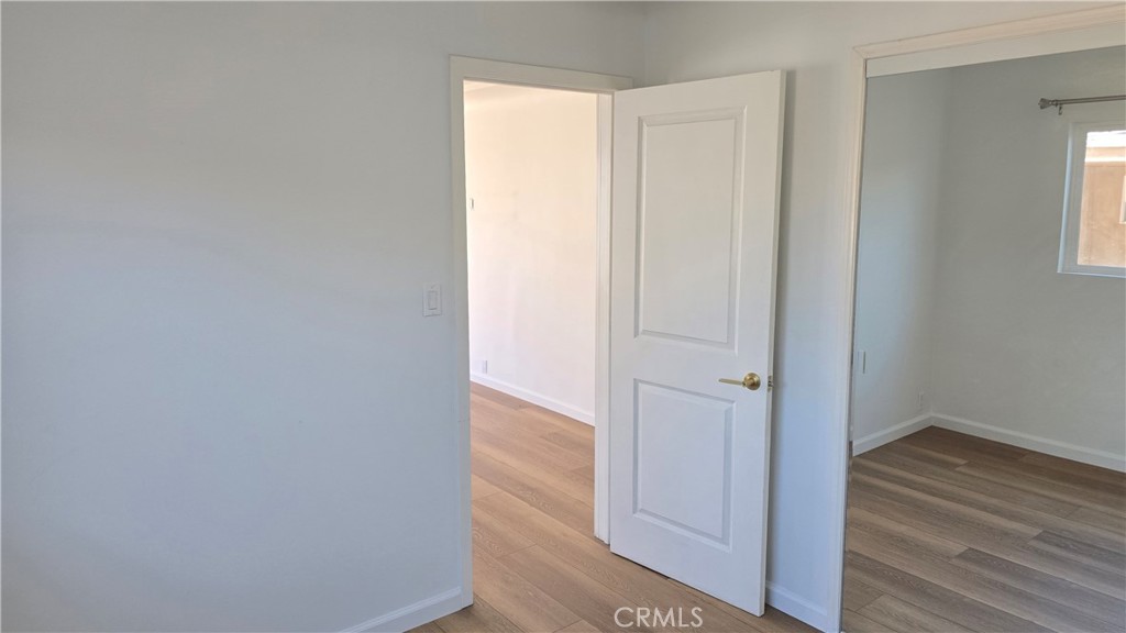640 W Glenoaks Property Photo 4