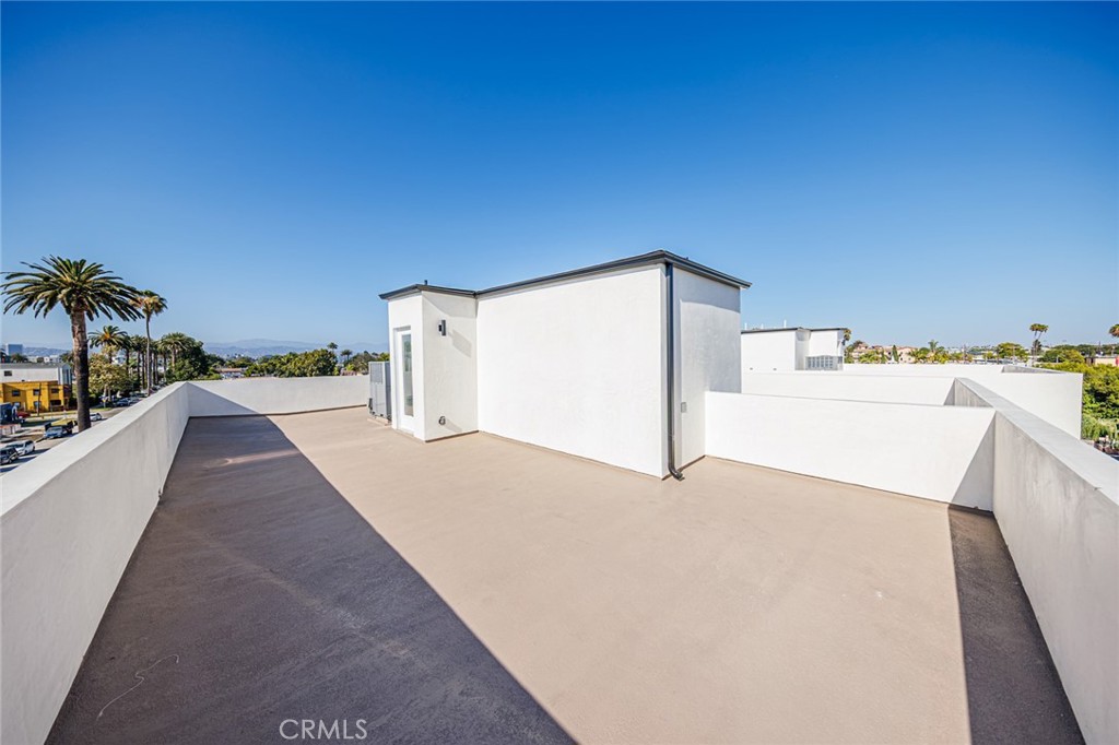 2938 S Sycamore Property Photo 5