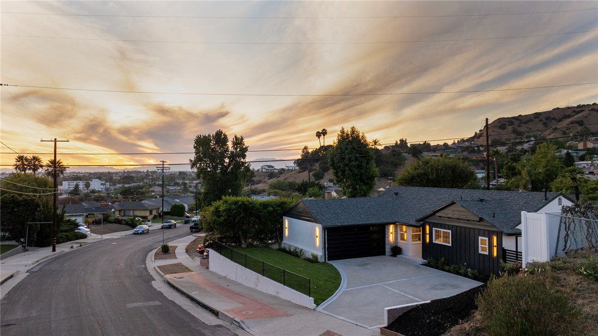 10211 Roscoe Property Photo 42