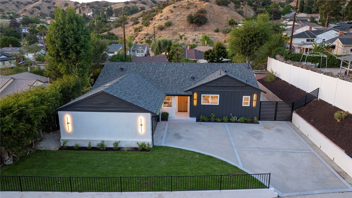 10211 Roscoe Property Photo 43