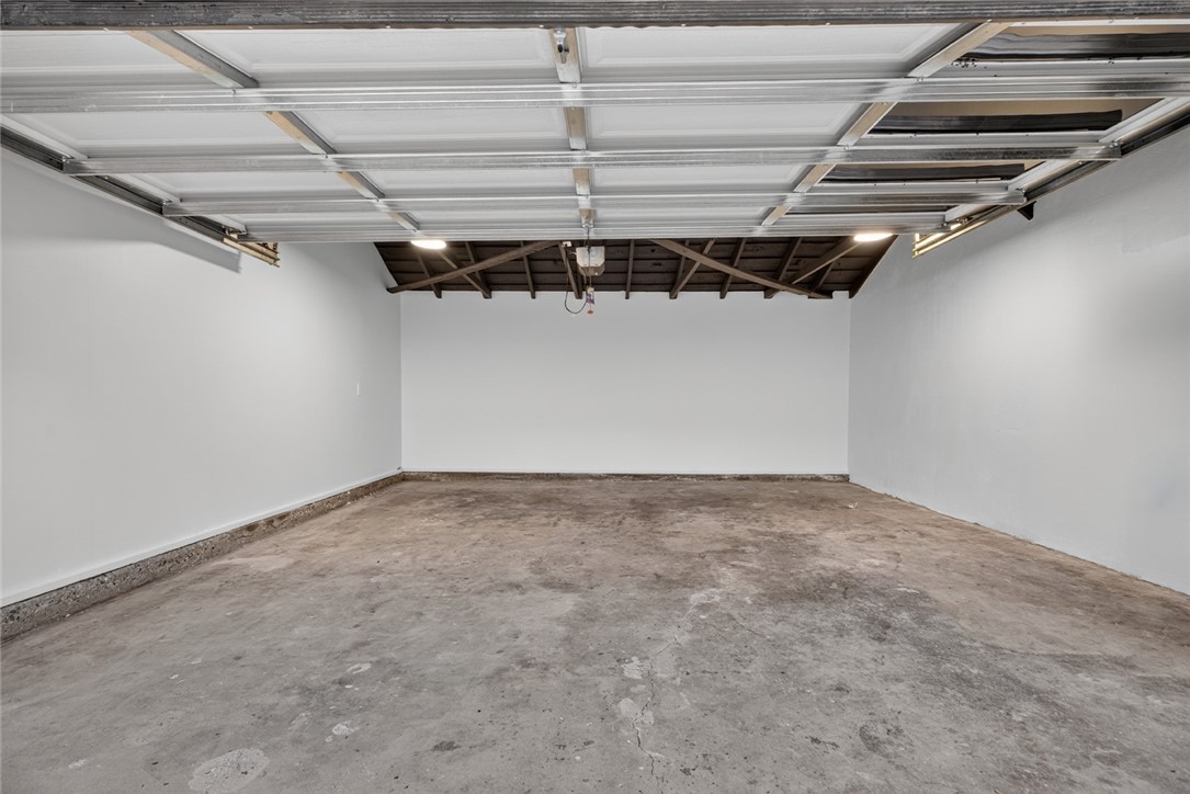 10211 Roscoe Property Photo 44
