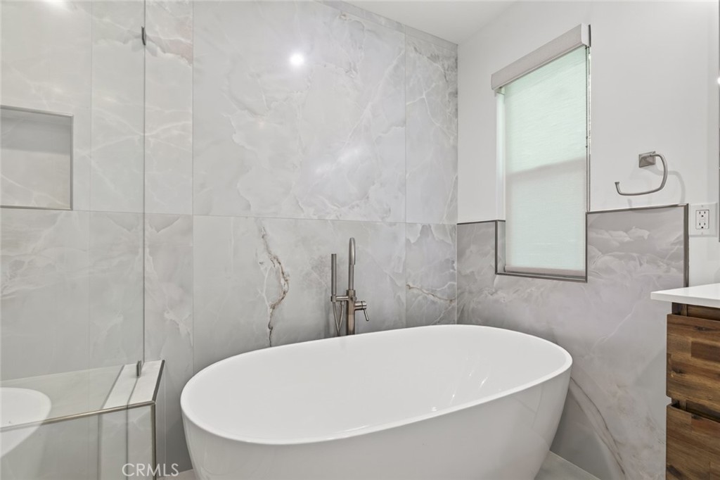 641 E Grinnell Property Photo 32