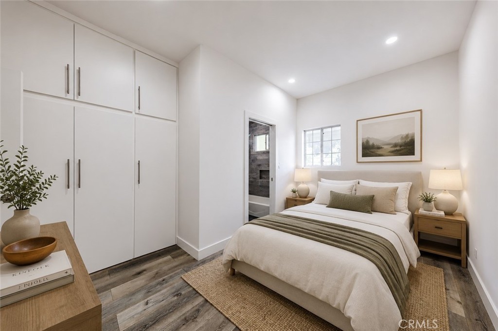 566 Oak Street Property Photo 2