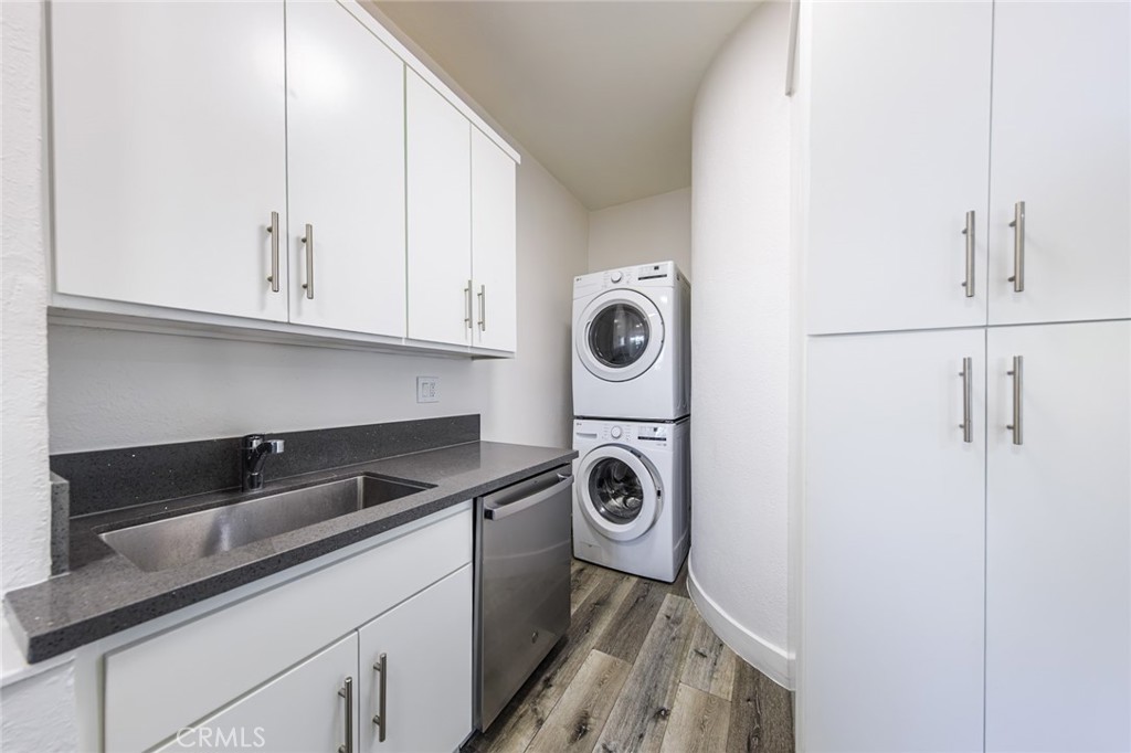 566 Oak Street Property Photo 10