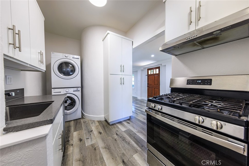 566 Oak Street Property Photo 14