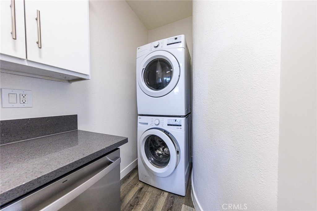 566 Oak Street Property Photo 15