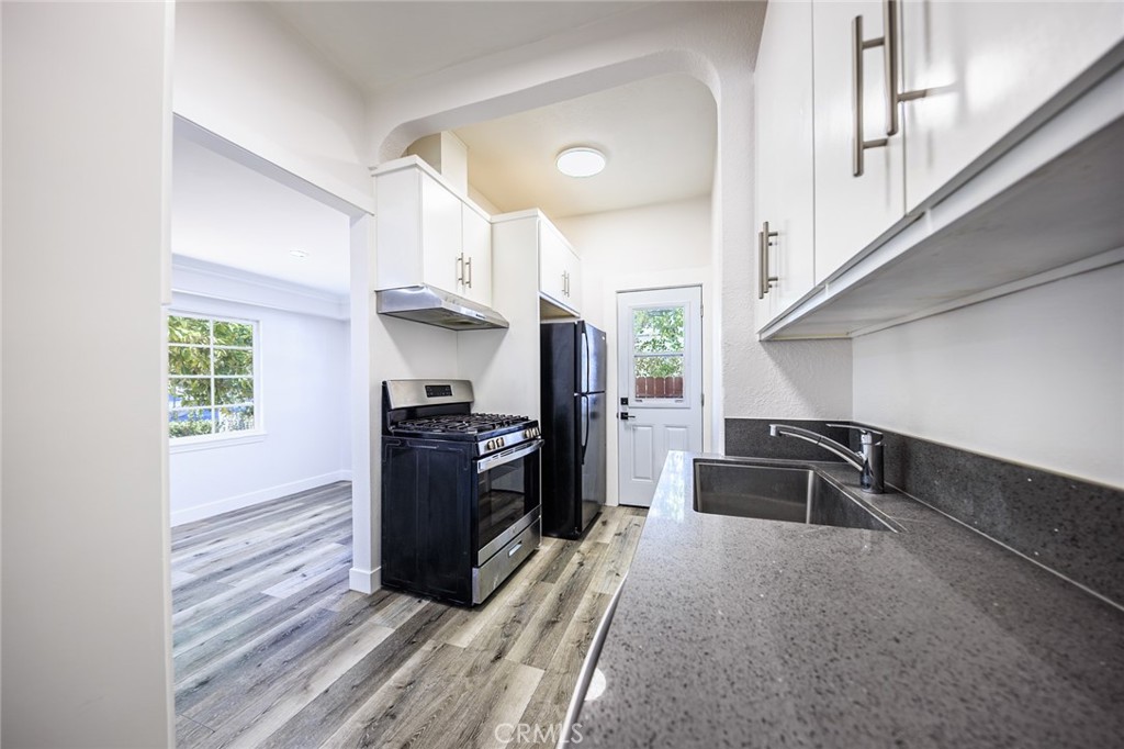 566 Oak Street Property Photo 16