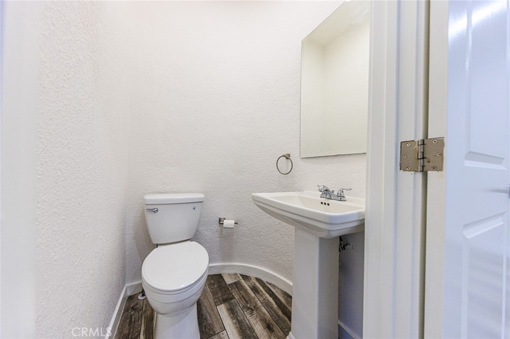 566 Oak Street Property Photo 22