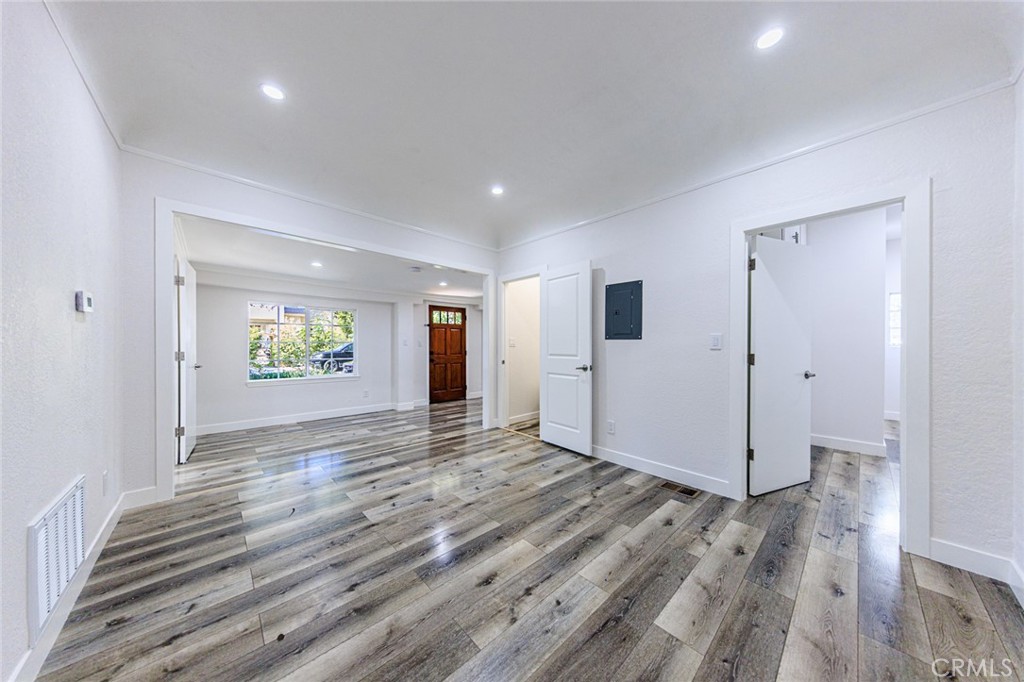 566 Oak Street Property Photo 23