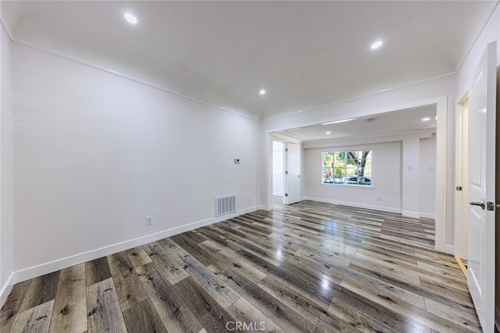 566 Oak Street Property Photo 25