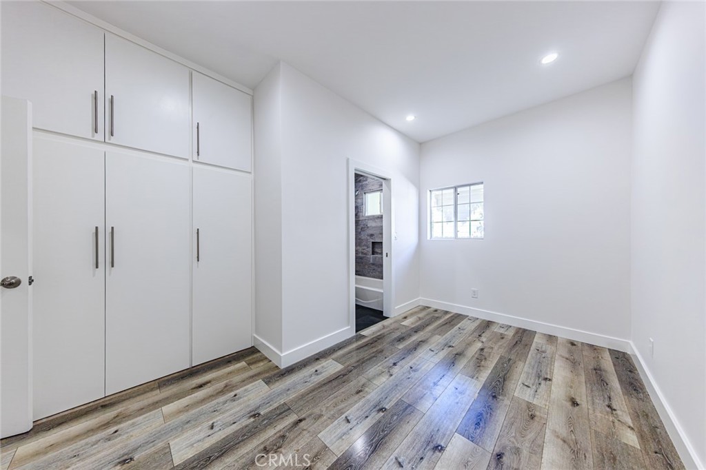 566 Oak Street Property Photo 27