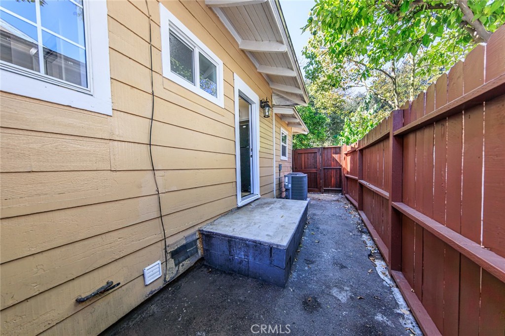 566 Oak Street Property Photo 40