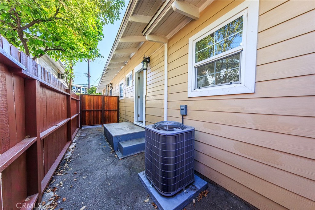 566 Oak Street Property Photo 42
