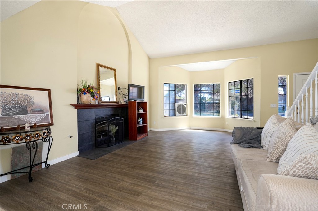 5389 Evergem Avenue Property Photo 7