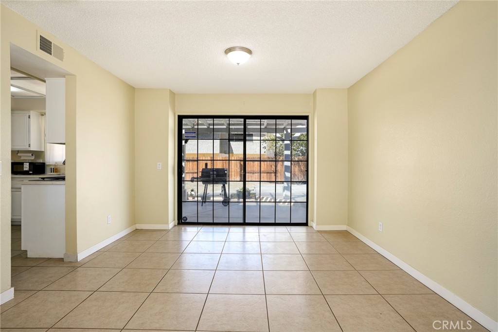 5389 Evergem Avenue Property Photo 10