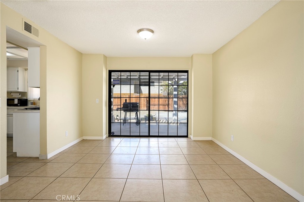 5389 Evergem Avenue Property Photo 10