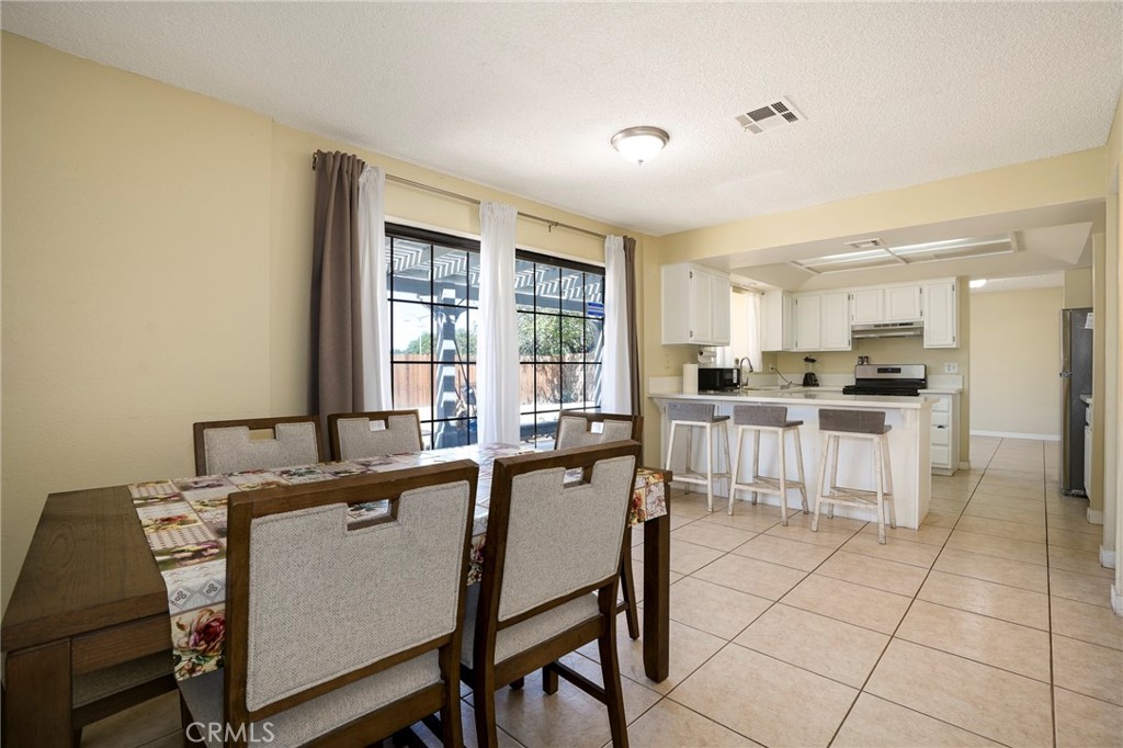 5389 Evergem Avenue Property Photo 14
