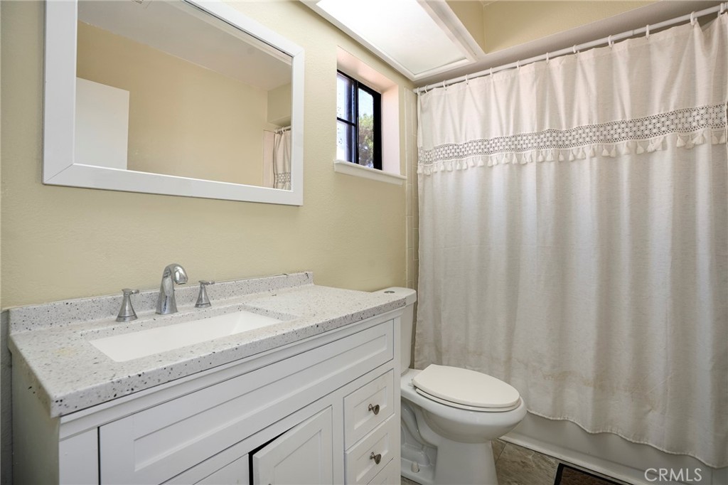 5389 Evergem Avenue Property Photo 32