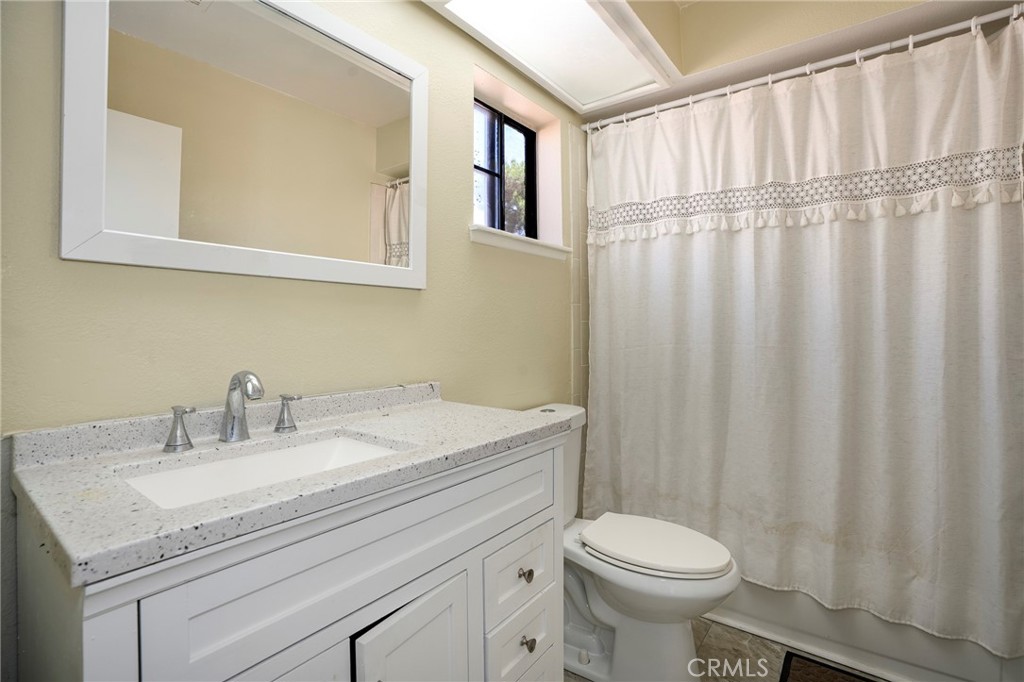 5389 Evergem Avenue Property Photo 32