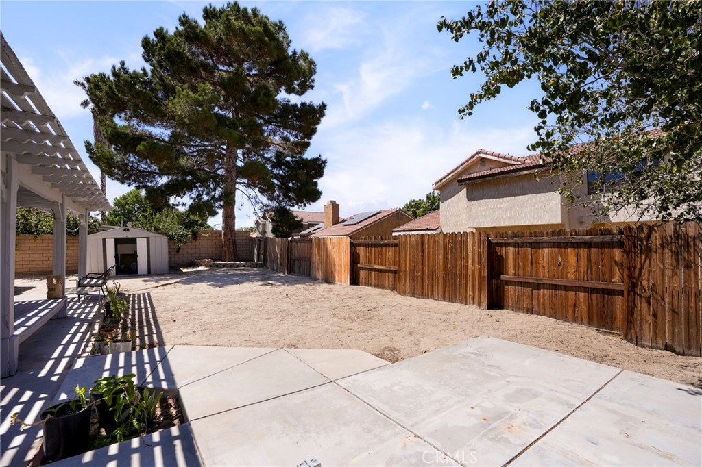 5389 Evergem Avenue Property Photo 35