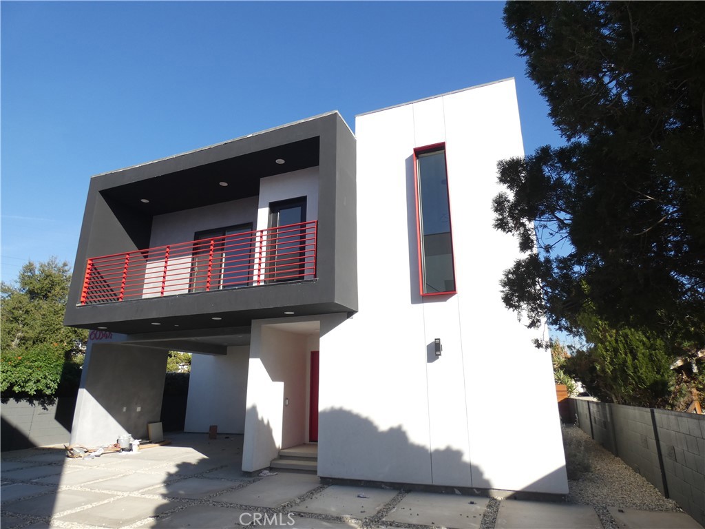6034 Craner Avenue Property Photo 1