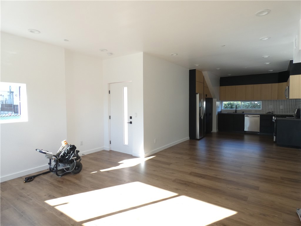 6034 Craner Avenue Property Photo 13