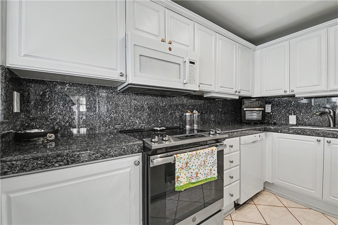 525 E Seaside Way 1109 Property Photo 17