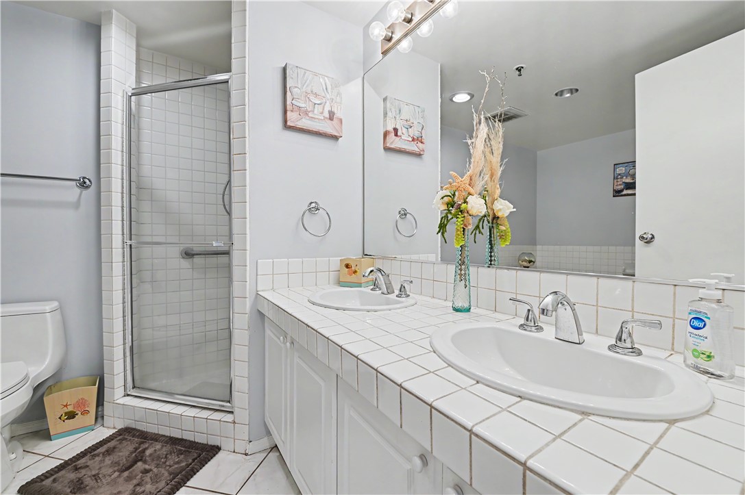 525 E Seaside Way 1109 Property Photo 26