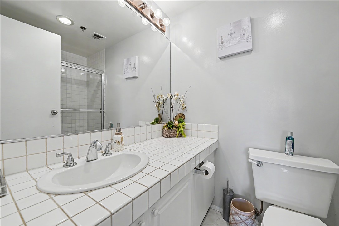 525 E Seaside Way 1109 Property Photo 35