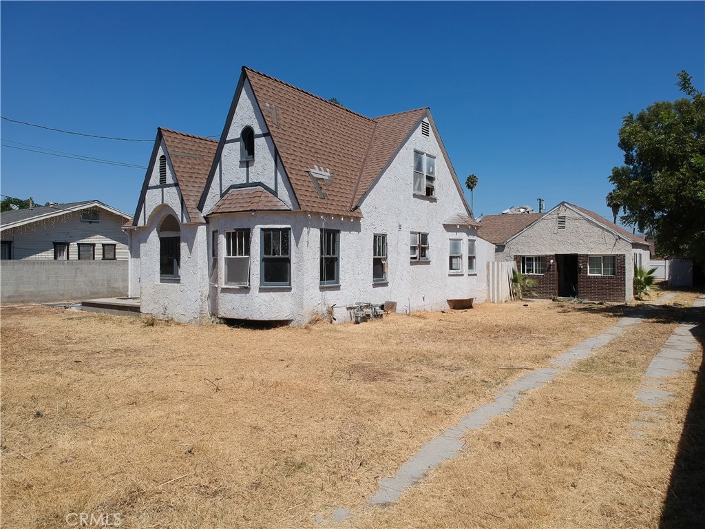 6824 Tyrone Property Photo 3