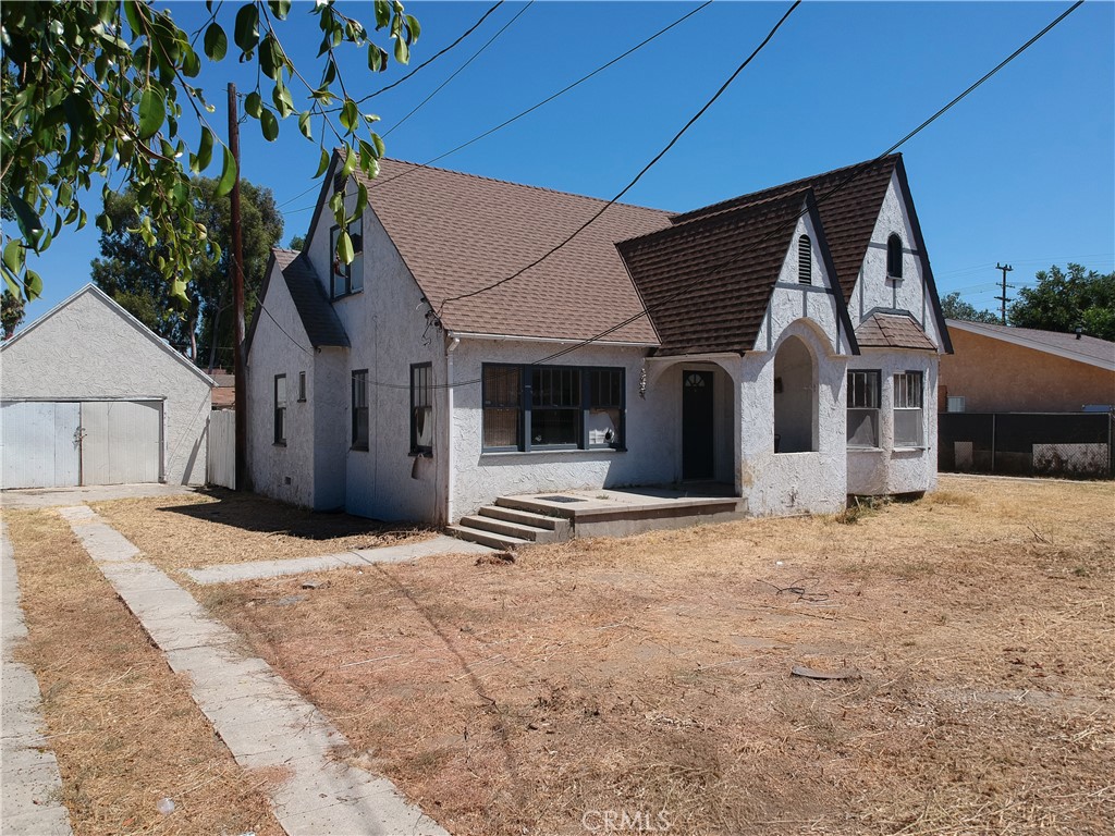 6824 Tyrone Property Photo 4